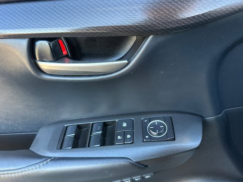 Used 2015 Lexus NX 300h AWD image 11