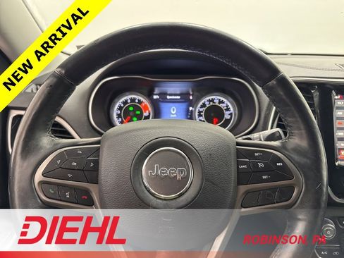 Used 2019 Jeep Cherokee Limited image 23