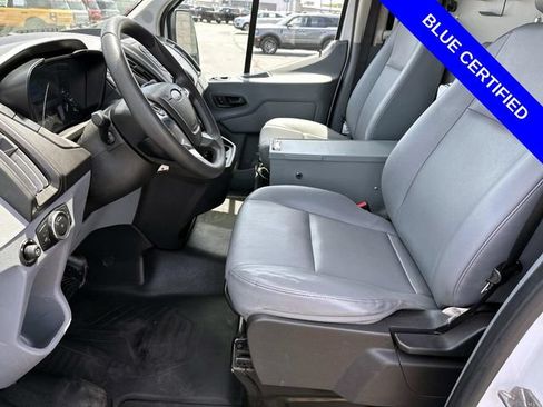 Certified 2019 Ford Transit 250 130 Low Roof RWD image 11