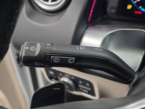 Used 2023 Mercedes-Benz GLB 250 4MATIC w/ Premium Package image 39