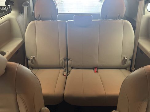 Used 2013 Toyota Sienna XLE AWD/4WD image 19