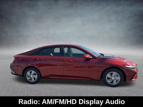 Used 2026 Hyundai Elantra SE FWD image 7