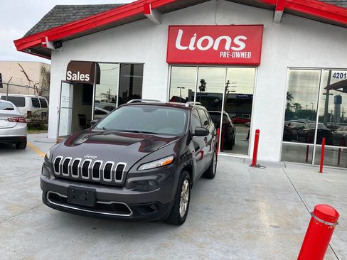 Used 2014 Jeep Cherokee Limited w/ Trailer Tow Group image 2