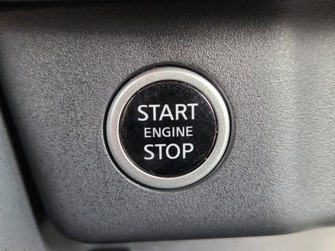 Used 2023 Nissan Rogue SL w/ SL Premium Package image 35