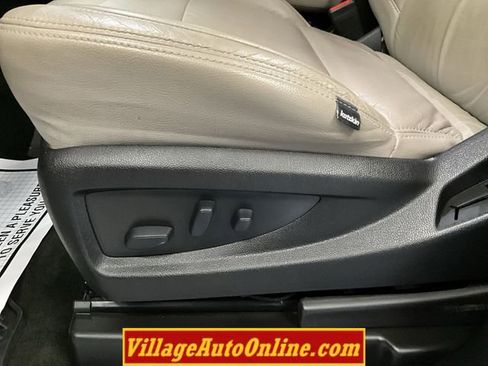 Used 2017 GMC Sierra 1500 SLE w/ SLE Value Package AWD/4WD image 17