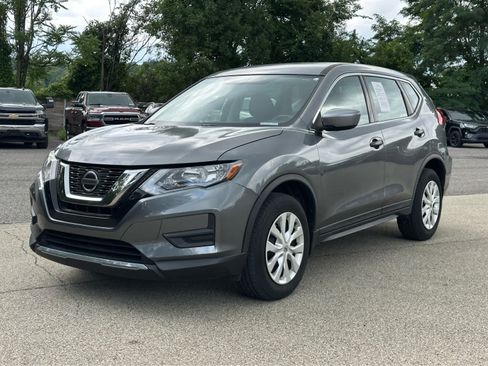 Used 2018 Nissan Rogue S AWD/4WD image 1