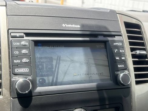 Used 2017 Nissan Frontier SL w/ Moonroof Package AWD/4WD image 13