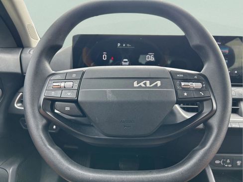 Used 2025 Kia K4 FWD image 21