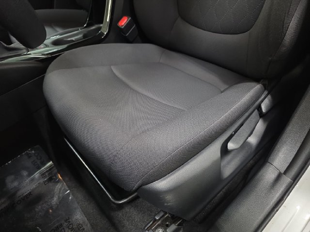 Used 2020 Toyota Corolla LE FWD image 27
