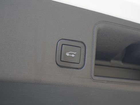 Used 2024 GMC Terrain SLE w/ Driver Convenience Package AWD/4WD image 26