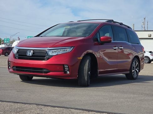 Used 2024 Honda Odyssey Touring image 23