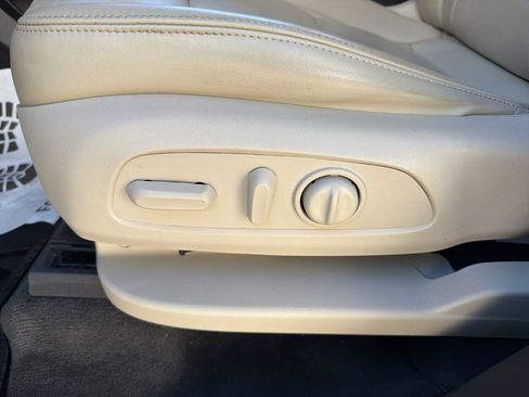 Used 2020 Buick Enclave Essence w/ Sport Touring Edition image 25