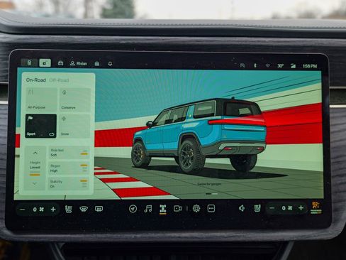 Used 2024 Rivian R1S Adventure image 48