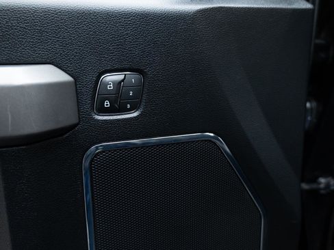 Used 2019 Ford F150 Platinum w/ Technology Package image 28