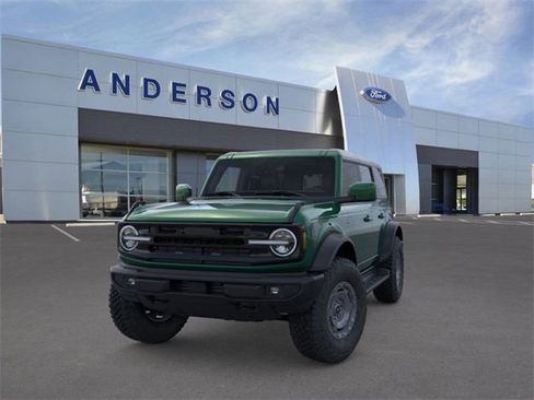 New 2025 Ford Bronco Outer Banks w/ Sasquatch Package image 2