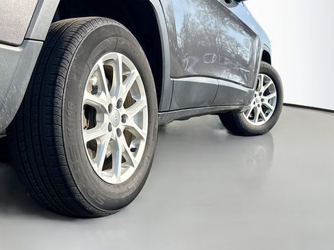 Used 2017 Jeep Cherokee Latitude w/ Safety/Convenience Group image 14