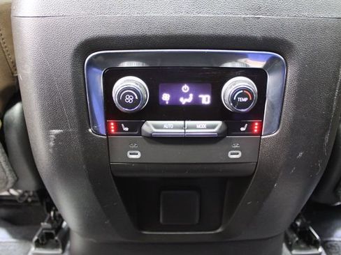 Used 2023 Chevrolet Suburban High Country image 25