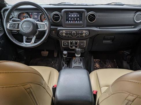 Used 2019 Jeep Wrangler Unlimited Sahara w/ Cold Weather Group image 17