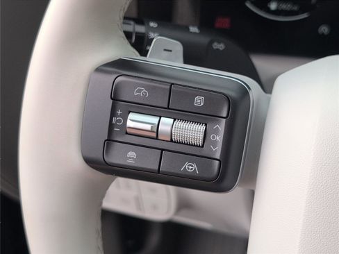 Used 2026 Hyundai Palisade SEL FWD image 28