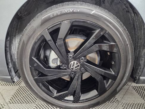 Used 2025 Volkswagen Jetta SE w/ Sunroof Package FWD image 7