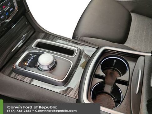 Used 2021 Chrysler 300 Touring w/ Driver Convenience Group image 16