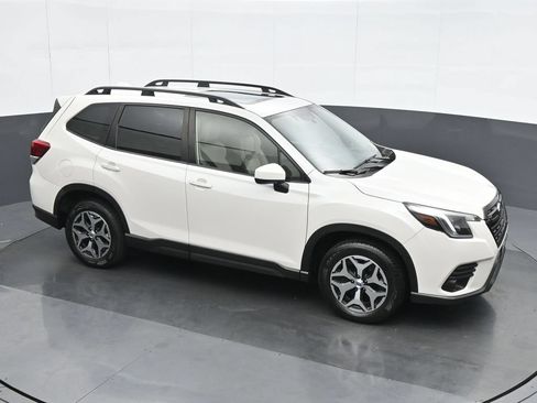 Used 2023 Subaru Forester Premium AWD/4WD image 24