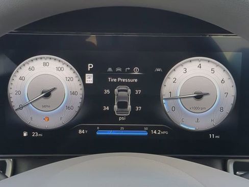 Used 2024 Hyundai Elantra SEL image 24