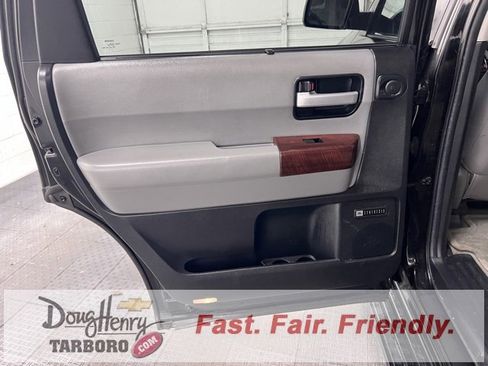 Used 2011 Toyota Sequoia Platinum image 33