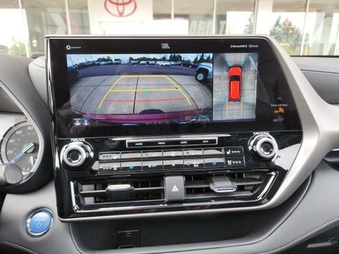 Used 2022 Toyota Highlander Limited AWD/4WD image 14
