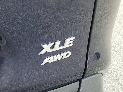 Used 2025 Toyota RAV4 XLE AWD/4WD image 30