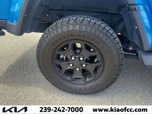 Used 2021 Jeep Gladiator Sport AWD/4WD image 9
