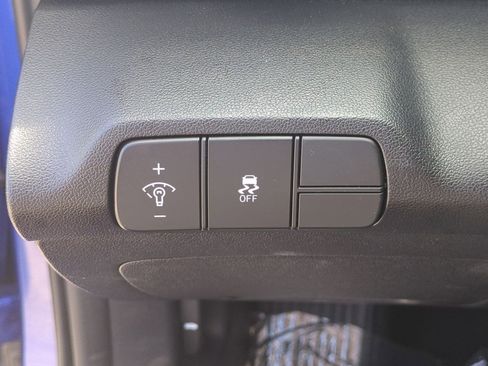Used 2024 Hyundai Elantra SEL FWD image 18