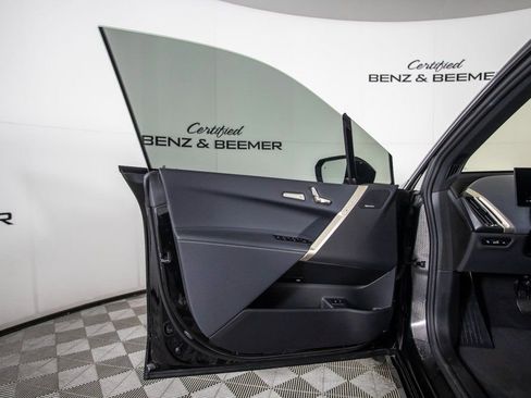 Used 2022 BMW iX xDrive50 w/ Premium Package image 19