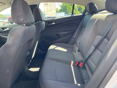 Used 2018 Chevrolet Cruze LS FWD image 8