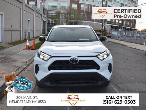 Used 2020 Toyota RAV4 LE AWD/4WD image 1