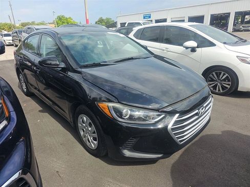 Used 2017 Hyundai Elantra SE FWD image 3
