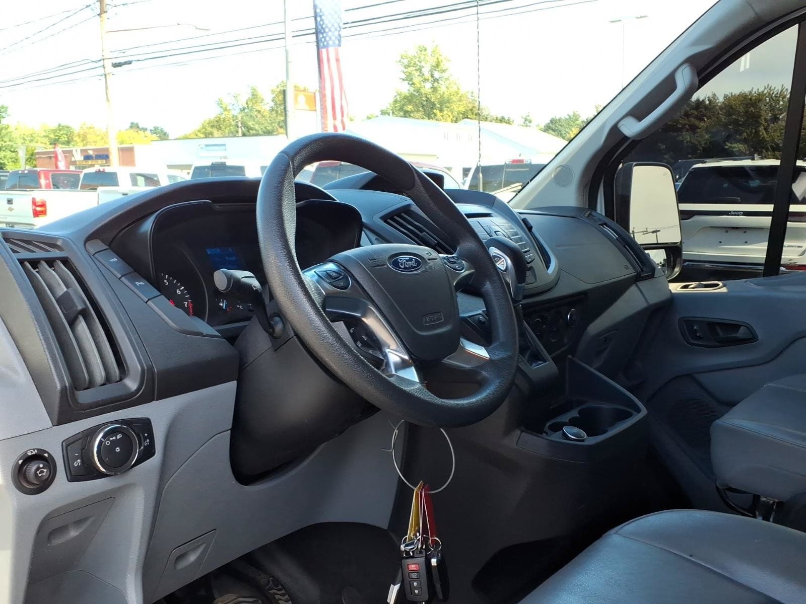 Used 2019 Ford Transit 250 130 Low Roof RWD image 18