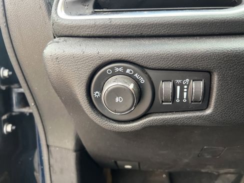 Used 2022 Chrysler Pacifica Limited w/ S Appearance Package image 19