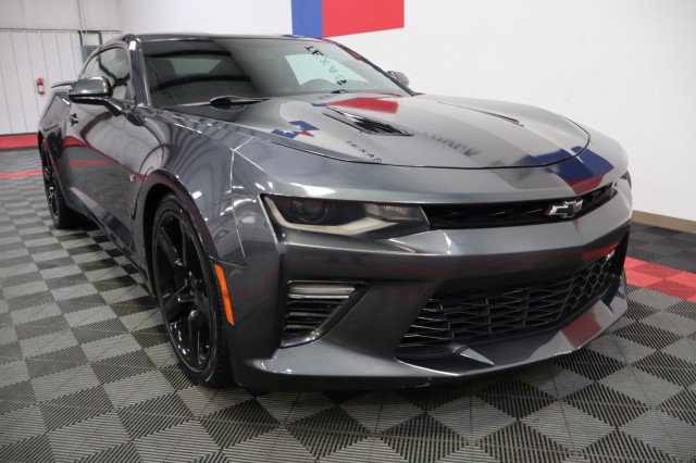 Used 2018 Chevrolet Camaro SS RWD image 15