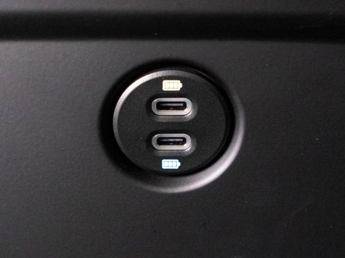 Certified 2026 Porsche Macan AWD/4WD image 37