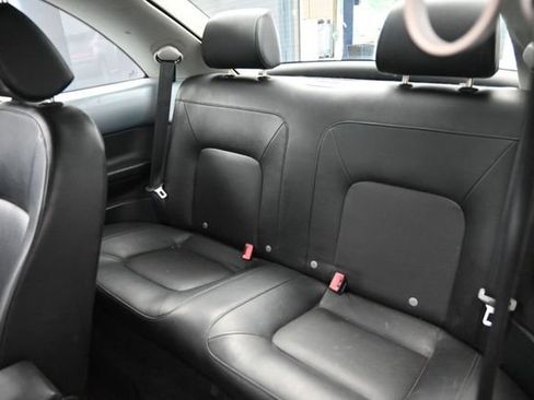 Used 2009 Volkswagen Beetle Coupe FWD image 23