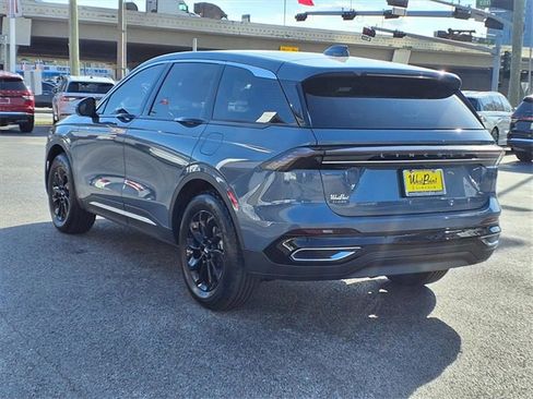 New 2026 Lincoln Nautilus Premier image 4