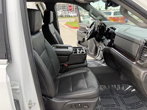 Used 2024 GMC Sierra 1500 SLT image 16