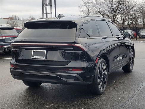 Certified 2024 Lincoln Nautilus Reserve w/ Jet Appearance Package (87T) image 7