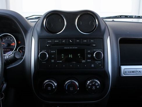 Used 2016 Jeep Compass Latitude image 14