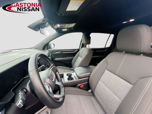 Used 2025 GMC Acadia Elevation image 29