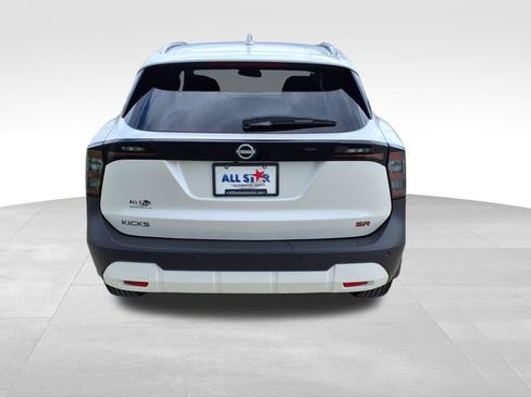 Used 2025 Nissan Kicks SR FWD image 7