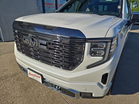 Used 2024 GMC Sierra 1500 Denali Ultimate AWD/4WD image 17
