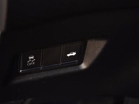 Used 2017 INFINITI Q60 3.0t w/ Premium Plus Package 3.0T image 13