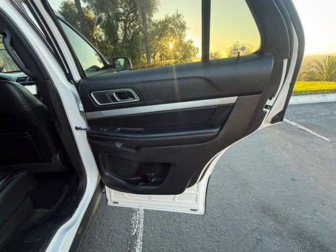 Used 2017 Ford Explorer XLT w/ Equipment Group 202A image 14